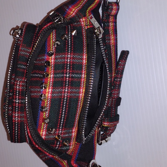 ๐๐ปCURRENT MOOD๐บ๐ Max Volume Fanny Pack Crossbody last one in stock - Picture 8 of 17